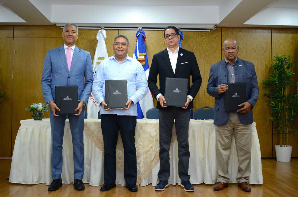 Firma de acuerdo de desempeño con sector agua potable y saneamiento