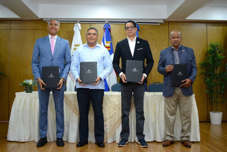 Firma de acuerdo de desempeño con sector agua potable y saneamiento